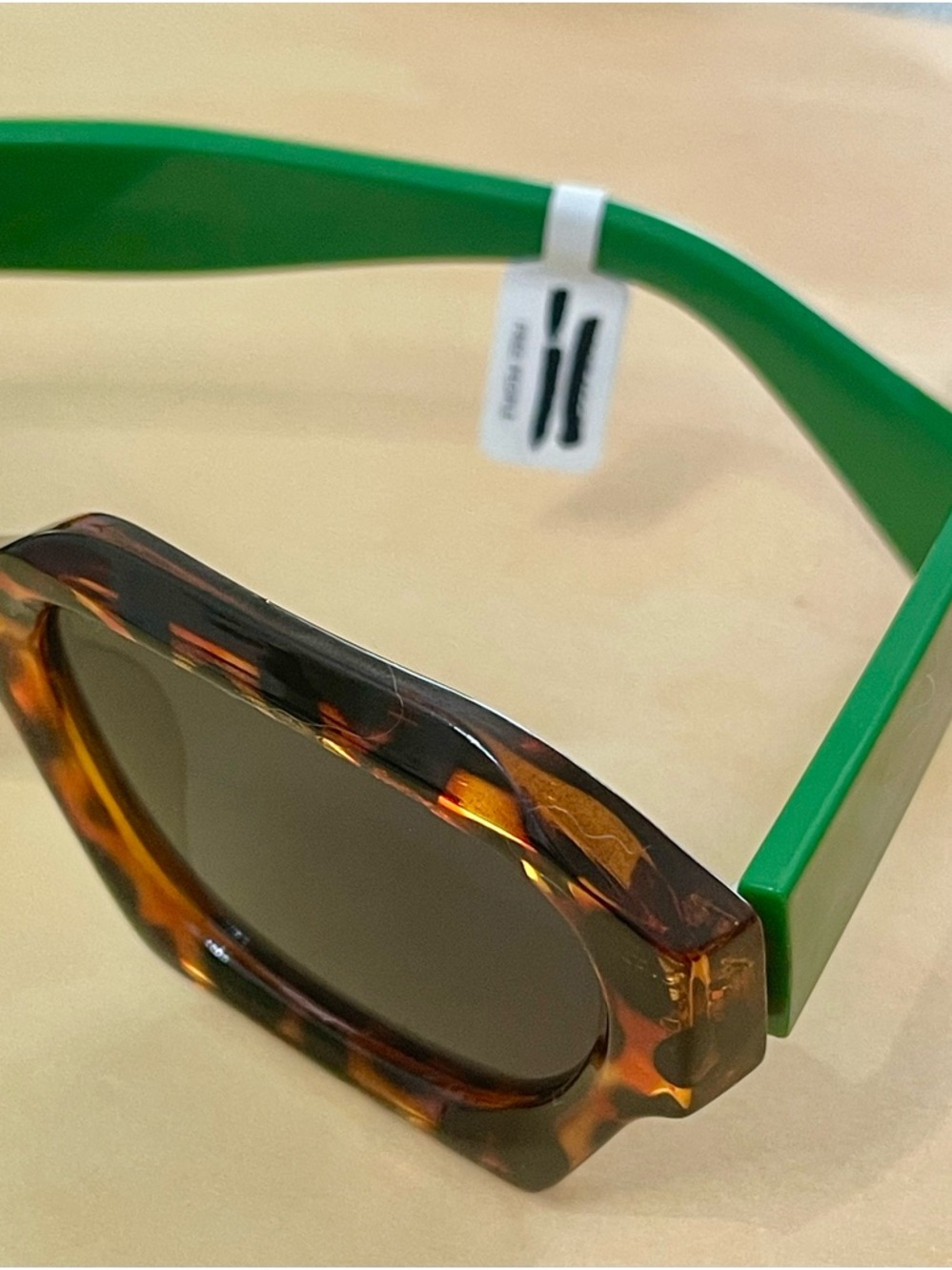 🤎🌳 Free People Tortoise Shell Sunglasses with Green Temples 🌳🤎 - Picture 9 of 15